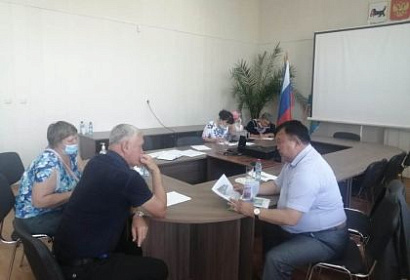 Вице-спикер ЗС Кузьма Алдаров побывал с рабочей поездкой в Боханском районе